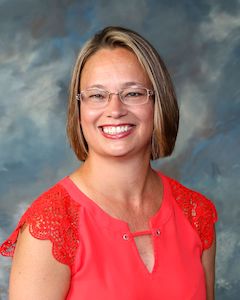 Headshot of Gidget dental assistant